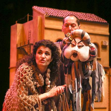 Debajo del tejado de Pata Teatro 