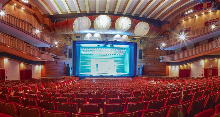 Ir a Imagen El Teatro de la Laboral acoge los conciertos de Nando Agüeros y Ricardo Arjona