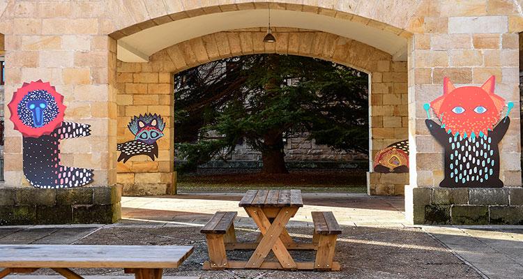 Ir para Imagem Los Tanukis de Uramado continúan en los exteriores de la Laboral y el Espigón de Fomento