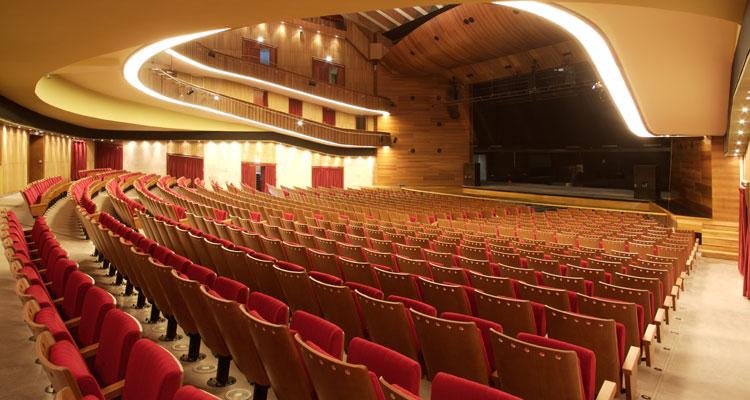 Ir para Imagem El Teatro de la Laboral acoge el estreno de El último invierno, el primer largometraje de Julio de la Fuente