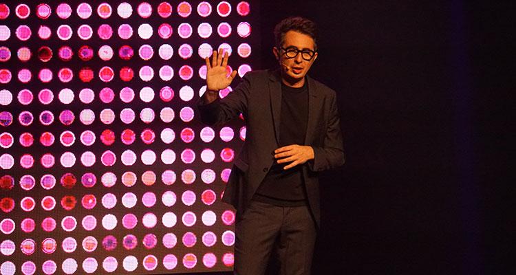 Ir a Imagen Berto Romero, en el Teatro de la Laboral