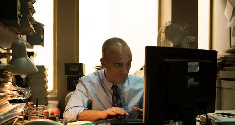 Ir para Imagem El director Manuel Martín Cuenca presenta El autor en el preestreno de la película en Laboral Cinemateca